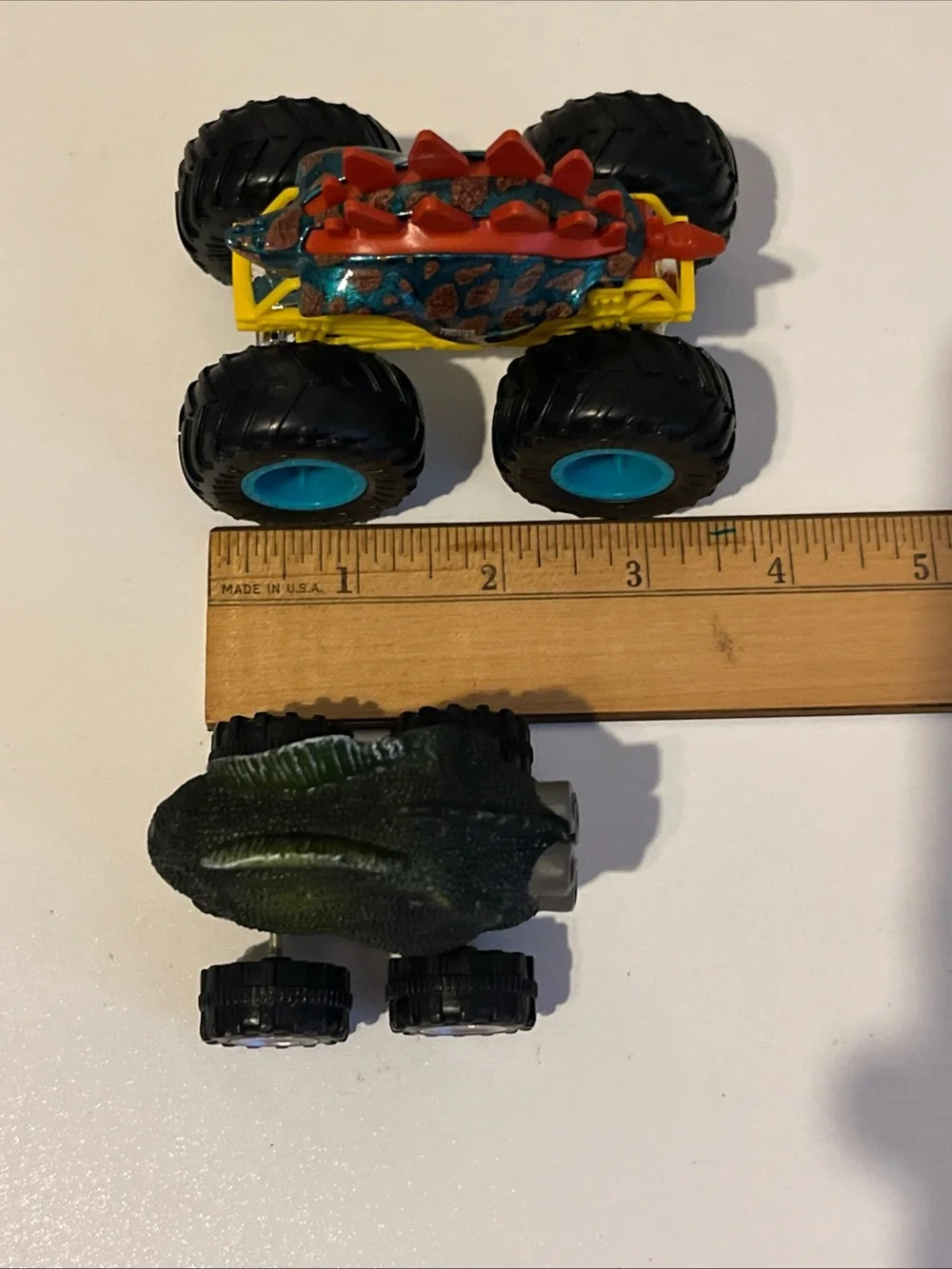 Hot Wheels Monster Truck Motosaurus & Dino Head Pull Back Vehicle 2 Trucks